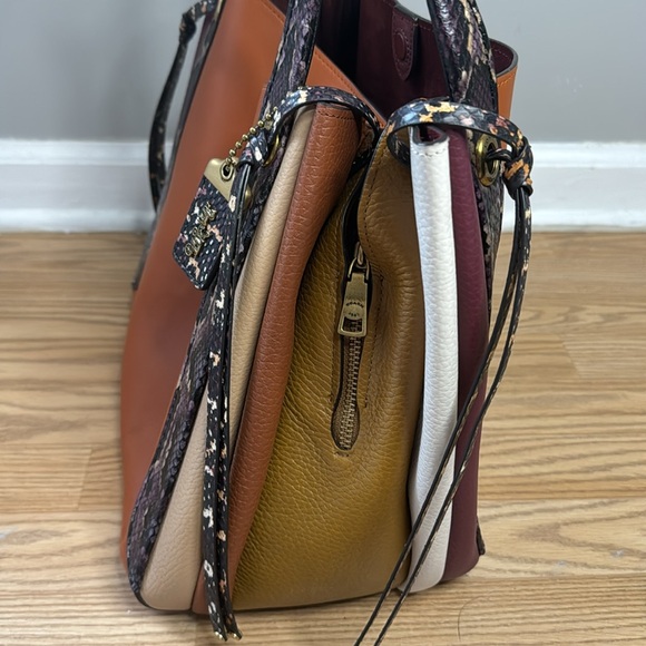 Large Coach Bag - Picture 3 of 11